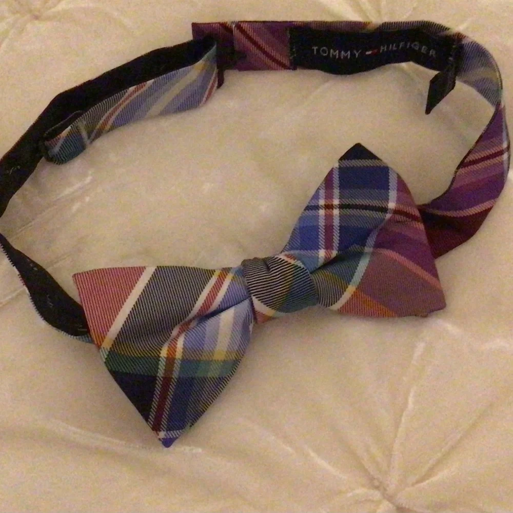 Tommy Hilfiger boys tie
